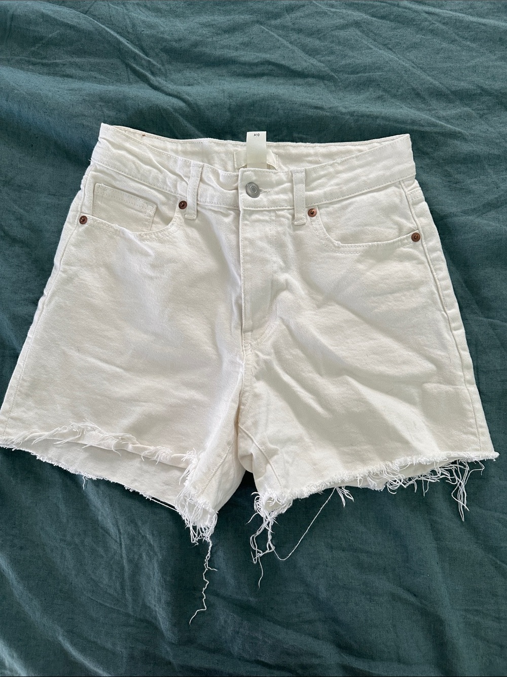 H&M White Raw Hem Denim Shorts